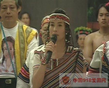 组图:高金素梅率队突袭靖国神社现场直击